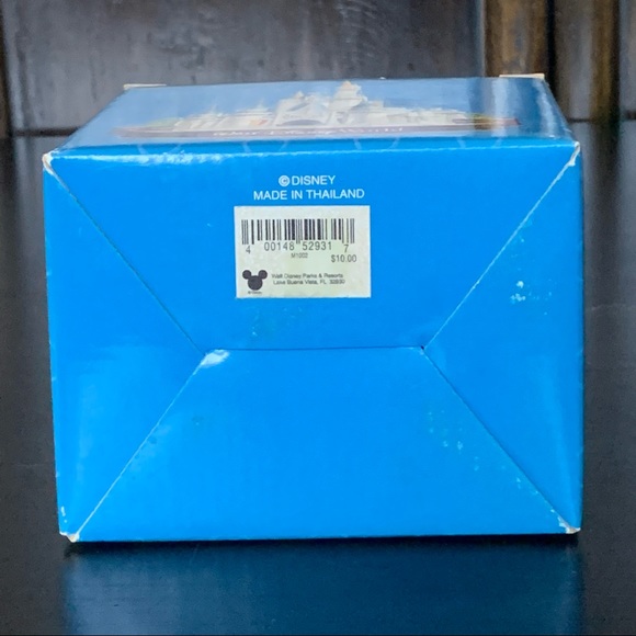 Vintage Walt Disney World Magic Kingdom 3D Embossed Mug - Picture 15 of 15